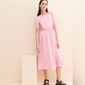 NWT Pink dress. HAS POCKETS!!!!